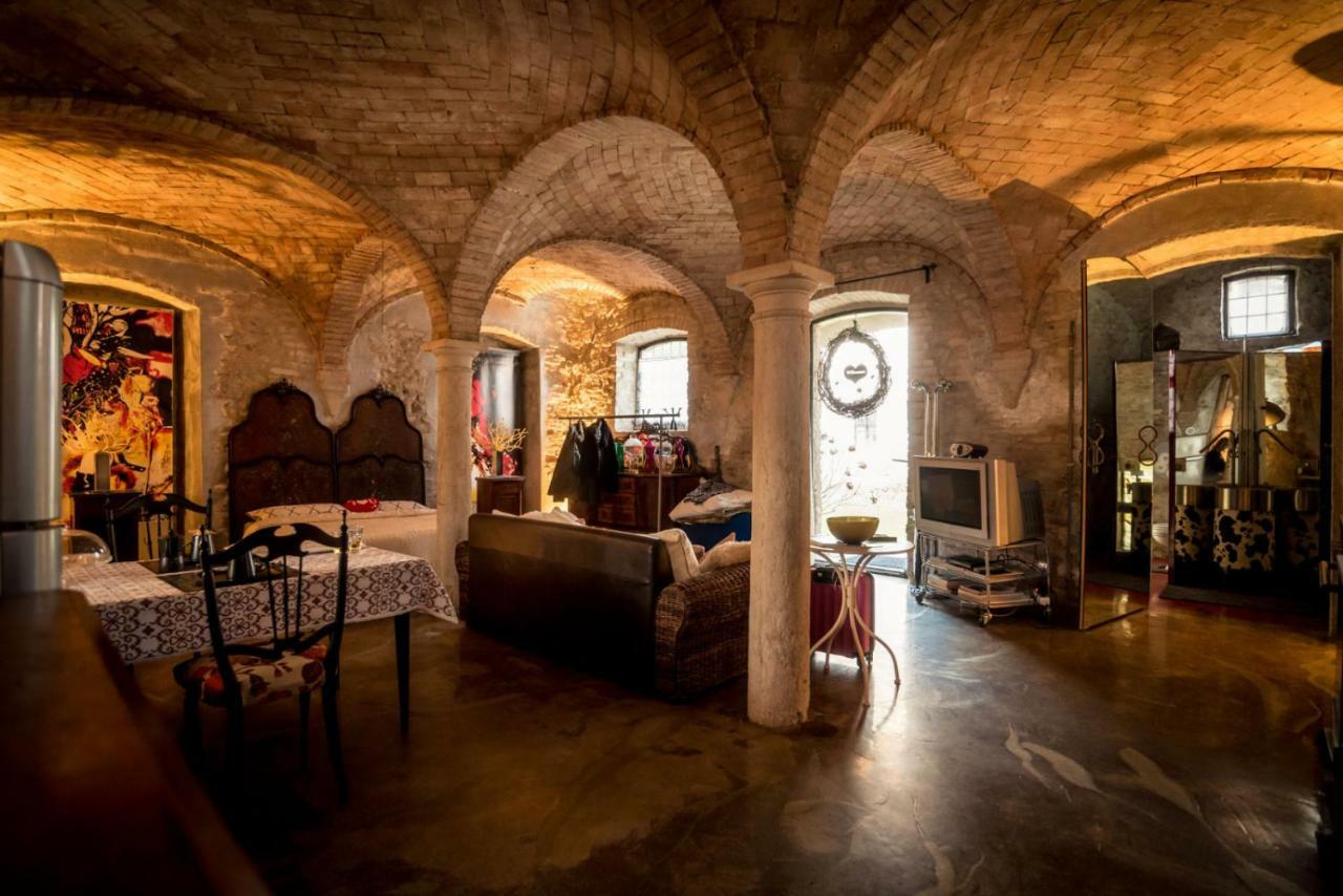 Lo Scrigno Di Lara Villa Ceresara Buitenkant foto